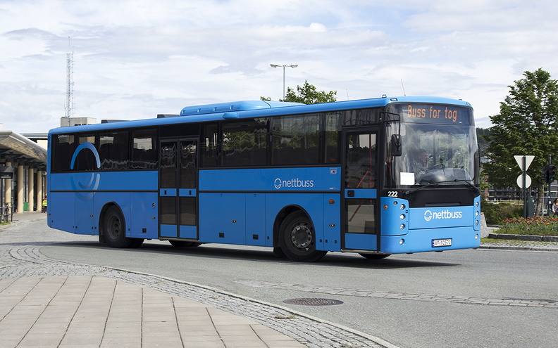 Nettbuss Midt-Norge #222, Trondheim Sentralstas.jpg