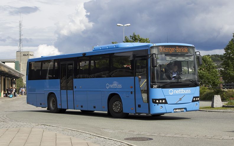 Nettbuss Midt-Norge #297, Trondheim Sentralstas.jpg