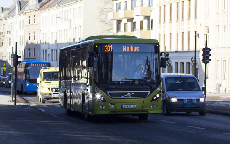 Nettbuss Midt-Norge #350, Elgeseter gate, Trond.jpg