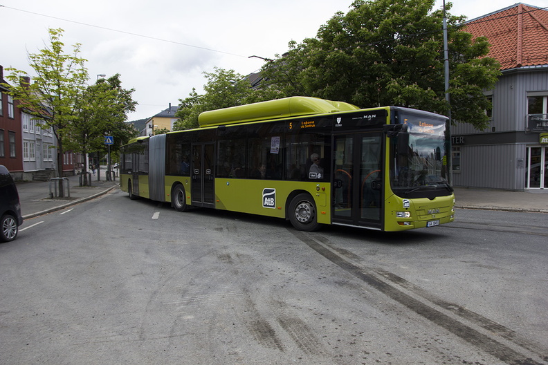 Nettbuss Midt-Norge #369, Kongensgate, Trondhei.jpg