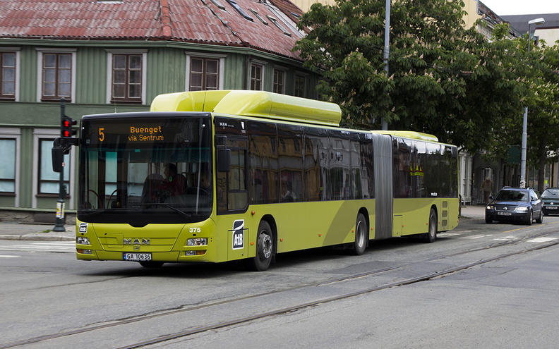 Nettbuss Midt-Norge #375, Kongensgate, Trondhei.jpg