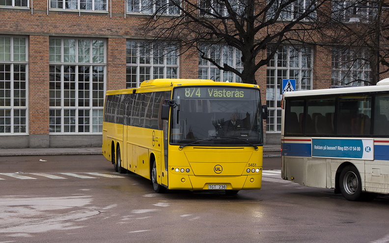 Nobina #5451, Västerås C, 2014-03-17.jpg