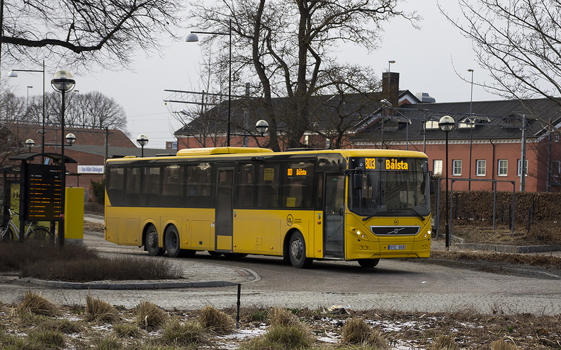Nobina #7572, Enköping Jvstn, 2014-03-17.jpg