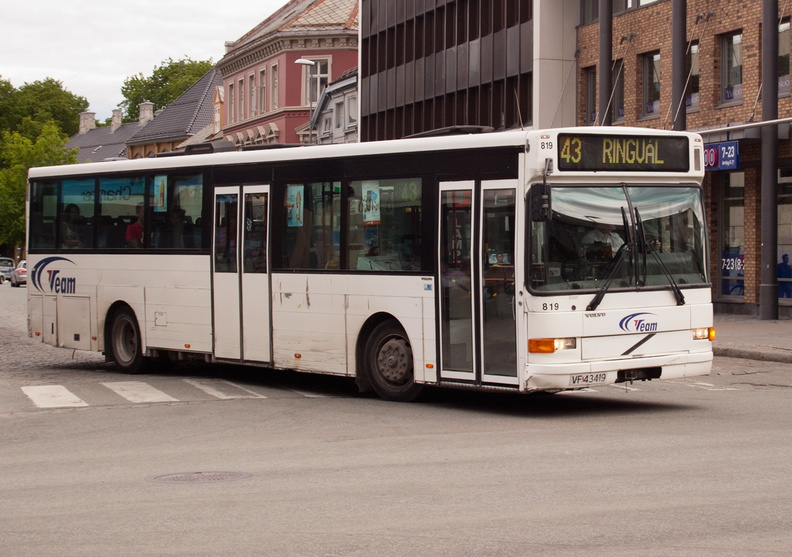 Nettbuss Trondheim #819, Dronningens gate Trond.jpg