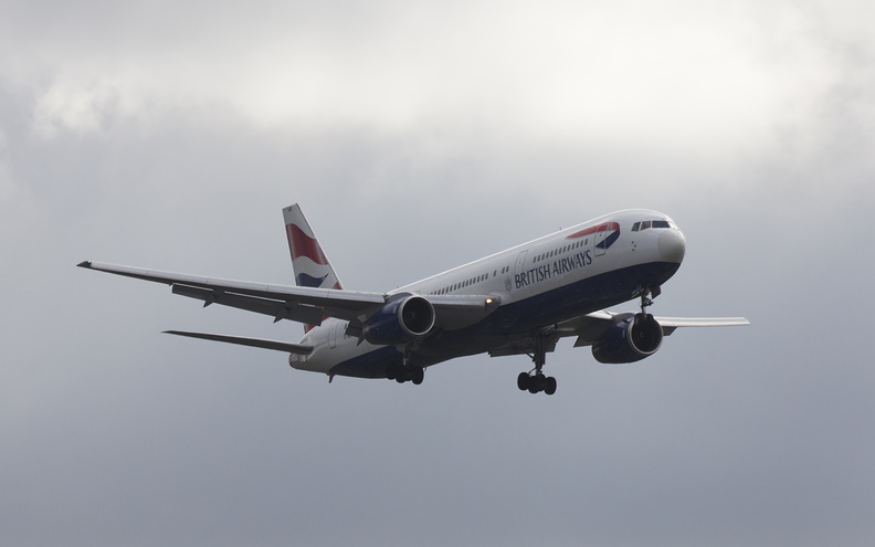 british-airways---boeing-767-300er---g-bzhb---lhr-egll---2016-04-08_26489277401_o.jpg