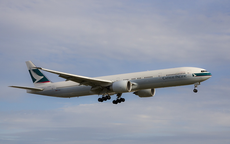 cathay-pacific---boeing-777-300er---b-kqo---lhr-egll---2014-08-09_14973560992_o.jpg