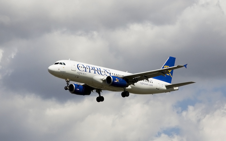 cyprus-airways---airbus-a320-200---5b-dcm---lhr-egll---2014-08-09_14973560312_o.jpg