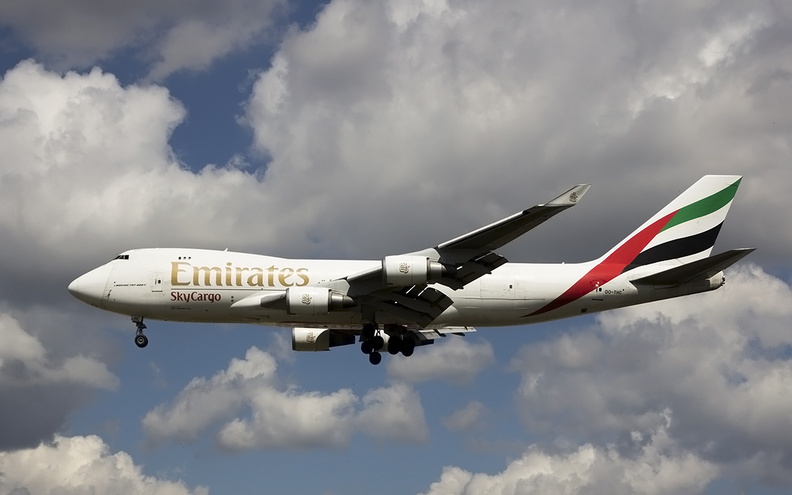 emirates-sky-cargo---boeing-747-400erf---oo-thc---lhr-egll---2014-08-09_14787305468_o.jpg