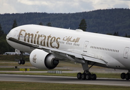 emirates---boeing-777-300er---a6-enc---osl-engm---2015-08-01---2 20097528118 o