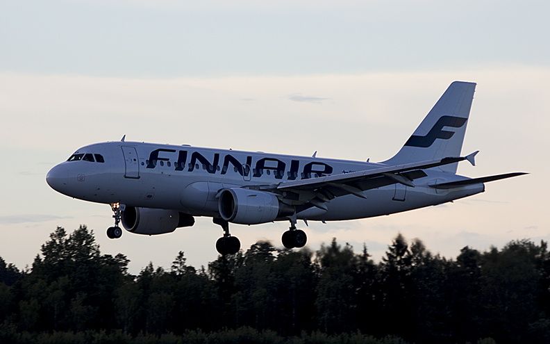 finnair---airbus-a319-100---oh-lva---arn-essa---2012-08-02_7705736974_o.jpg