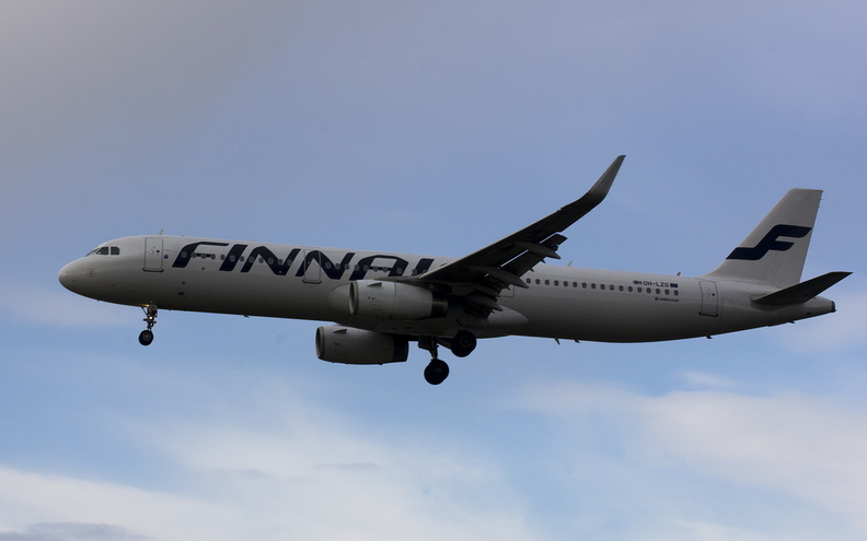 finnair---airbus-a321-200---oh-lzg---lhr-egll---2016-04-07_25774400053_o.jpg