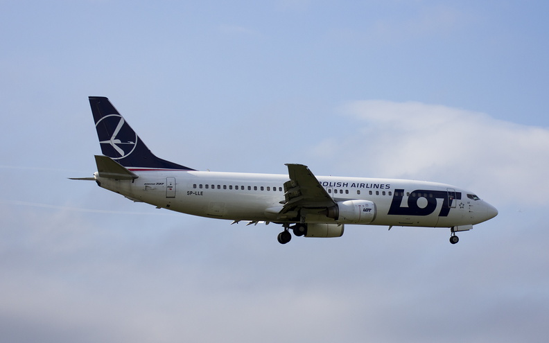 lot-polish-airlines---boeing-737-400---sp-lle---lhr-egll---2016-04-08_26420618896_o.jpg