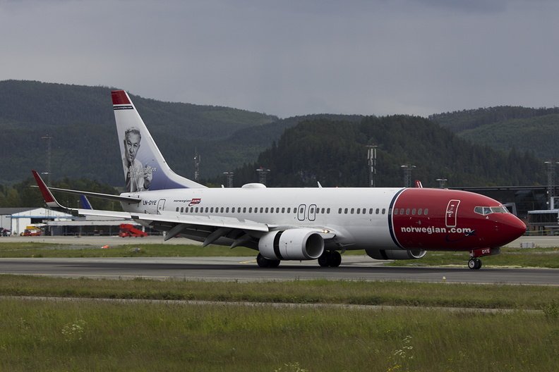 norwegian-boeing-737-800-ln-dye_7474489412_o.jpg