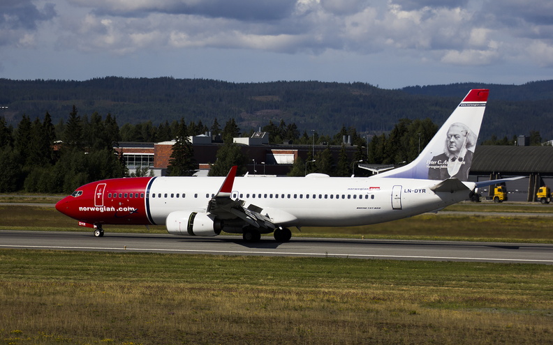 norwegian---boeing-737-800---ln-dyr---osl-engm---2015-08-01_20098912399_o.jpg