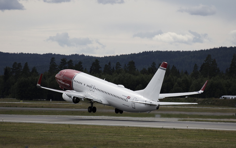 norwegian---boeing-737-800---ln-nig---osl-engm---2015-08-01_20098912029_o.jpg