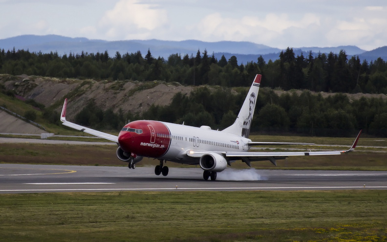 norwegian---boeing-737-800---ln-nof---osl-engm---2015-08-01_20445609373_o.jpg