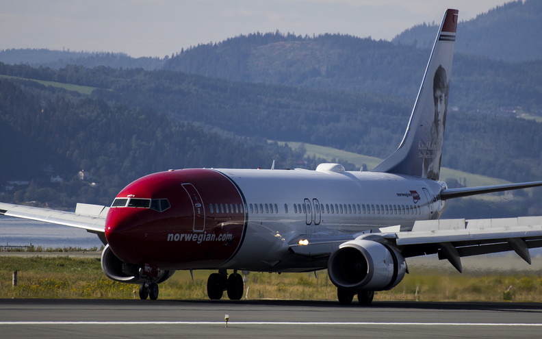 norwegian---boeing-737-800---ln-noy---trd-enva---2015-08-22_20626194378_o.jpg