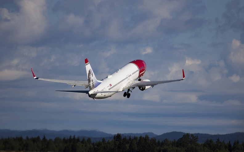 norwegian---boeing-737-800---ln-noz---osl-engm---2015-08-01_20098911889_o.jpg