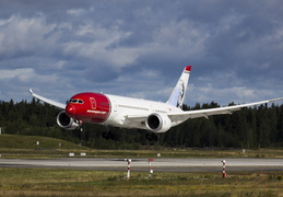norwegian---boeing-787-8---ei-lnh---osl-engm---2015-08-02 20345505071 o