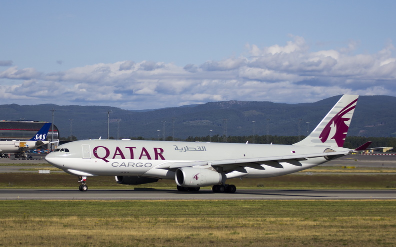 qatar-airways-cargo---airbus-a330-200f---a7-afy---osl-engm---2015-08-01_20097521230_o.jpg
