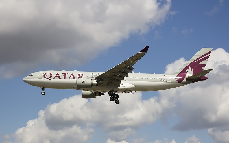 qatar-airways---airbus-a330-200---a7-afp---lhr-egll---2014-08-09_14970798861_o.jpg