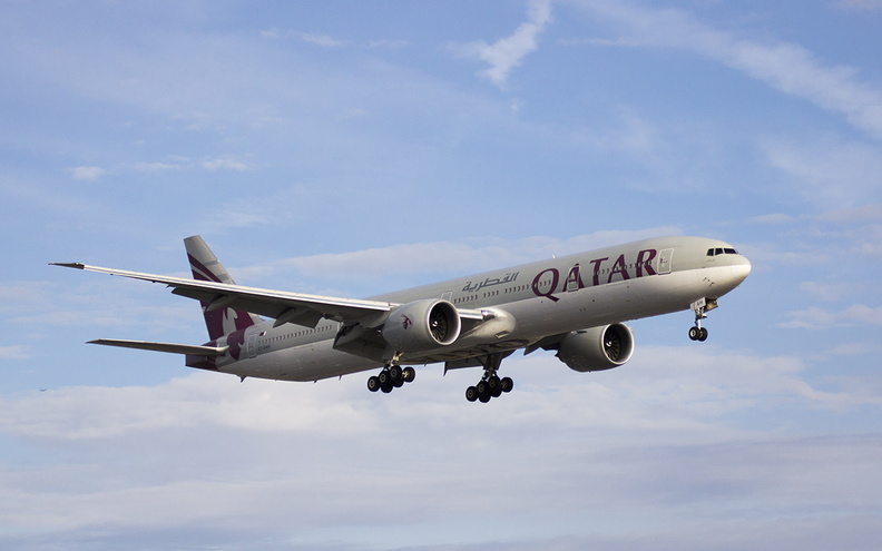 qatar-airways---boeing-777-300er---a7-bah---lhr-egll---2014-08-09_14787207729_o.jpg
