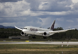 qatar-airways---boeing-787-8---a7-bcq---osl-engm---2015-08-02 20295555275 o