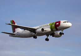tap-air-portugal---airbus-a320-200---cs-tni---lhr-egll---2014-08-09 14787214310 o