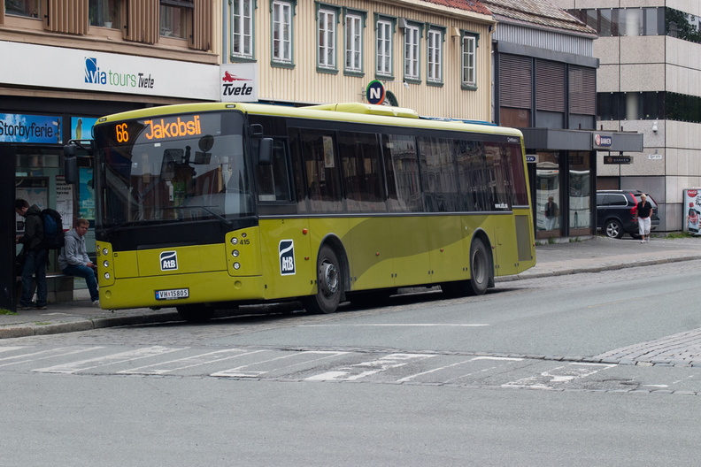 Nettbuss Trondheim #415, Dronningens gate, Tron.jpg