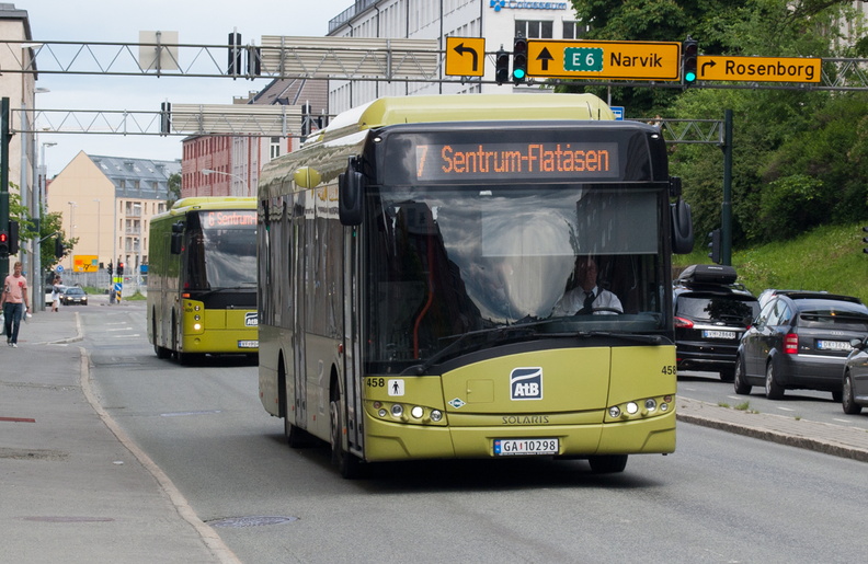 Nettbuss Trondheim #458, Innherredsveien, Trond.jpg