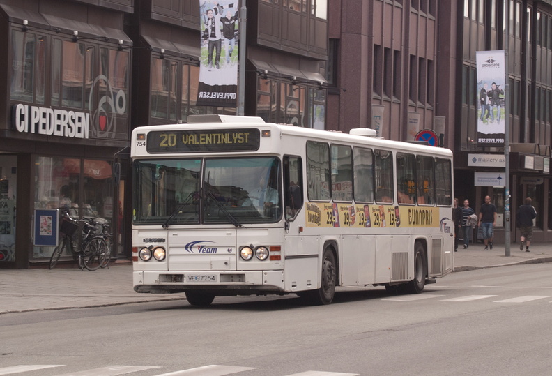 Nettbuss Trondheim #754, Olav Tryggvasons gate,.jpg