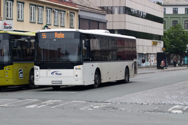 Nettbuss Trondheim #880, Dronningens gate, Tron.jpg