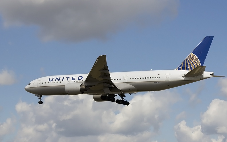 united-airlines---boeing-777-200er---n796ua---lhr-egll---2014-08-09_14787212640_o.jpg