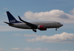 sas-boeing-737-700-ln-rnu-stockholmarlanda 6002271167 o